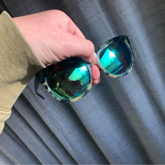 Costa Del Mar Bimini 241 Sunglasses. No case. Polarized lenses. - Picture 9 of 9